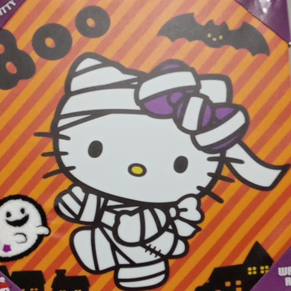 Hello Kitty Halloween Wall Art Mummy Costume - White and Purple - Picture 3 of 5